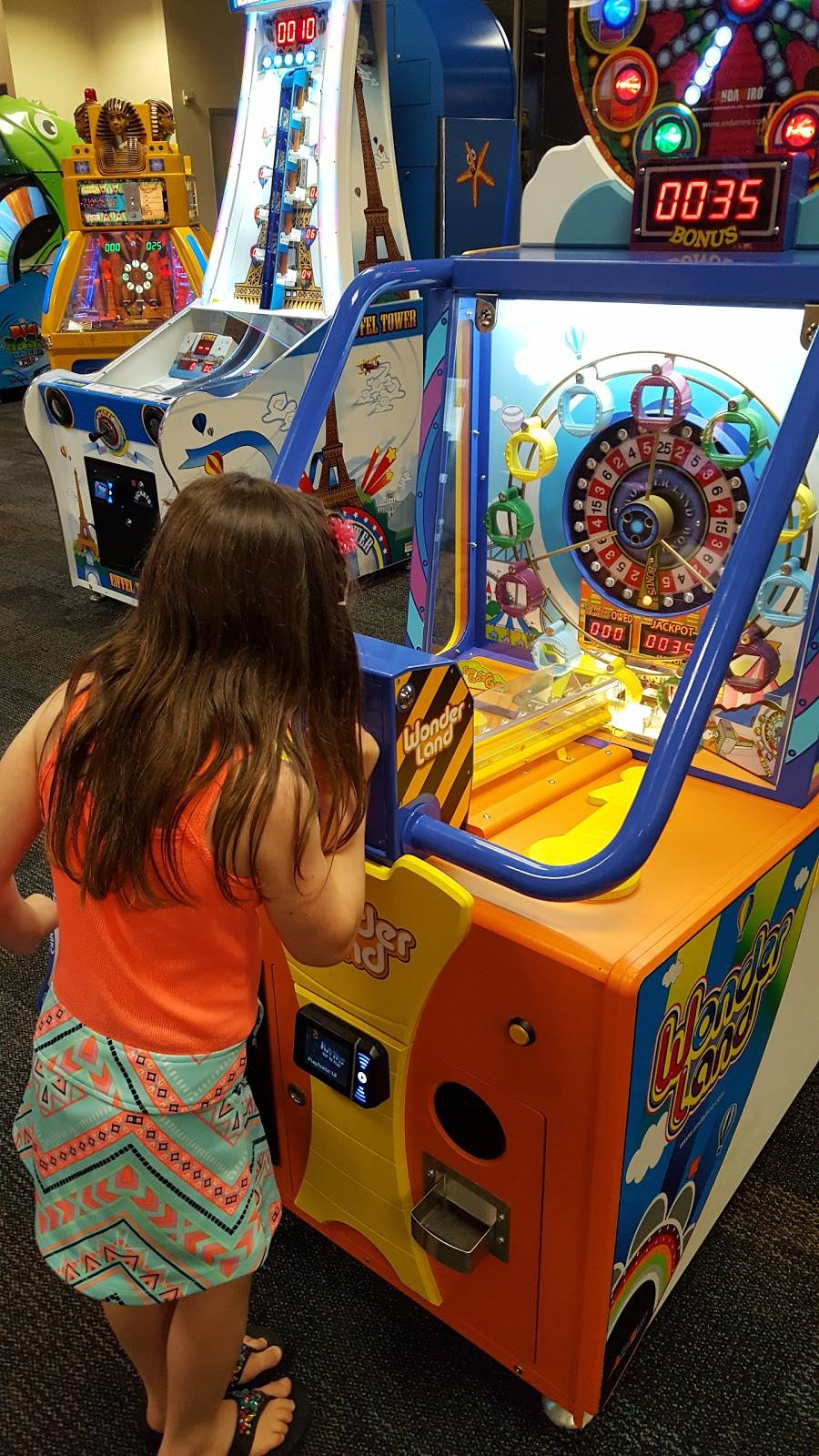 Chuck E. Cheese | restaurant | 1720 Old Fort Pkwy, Murfreesboro, TN 37129, USA | 6152178842 OR +1 615-217-8842