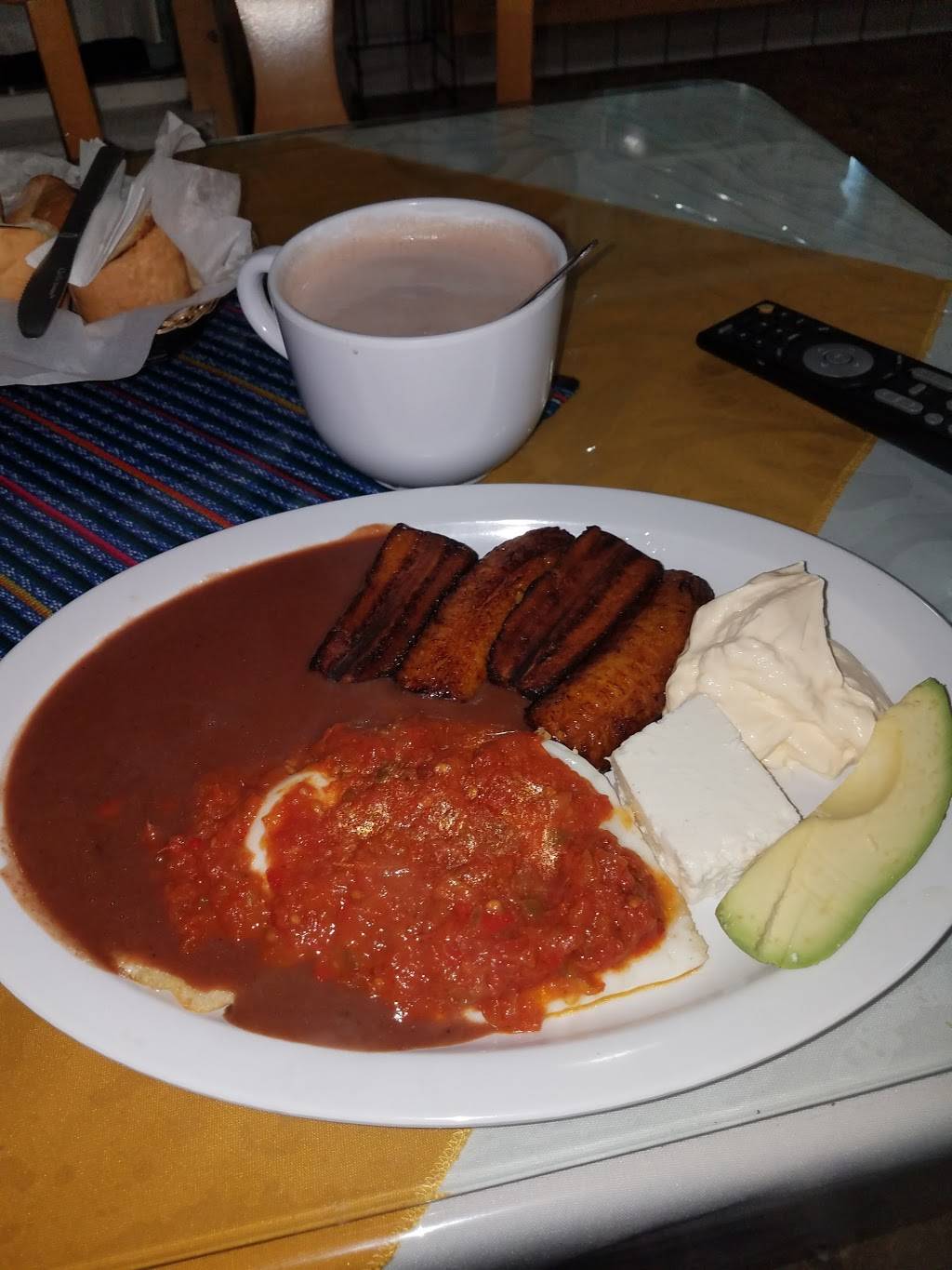 Restaurante Y Pupuseria El Maná | restaurant | 2511 W Jefferson Blvd, Los Angeles, CA 90018, USA | 3236322032 OR +1 323-632-2032