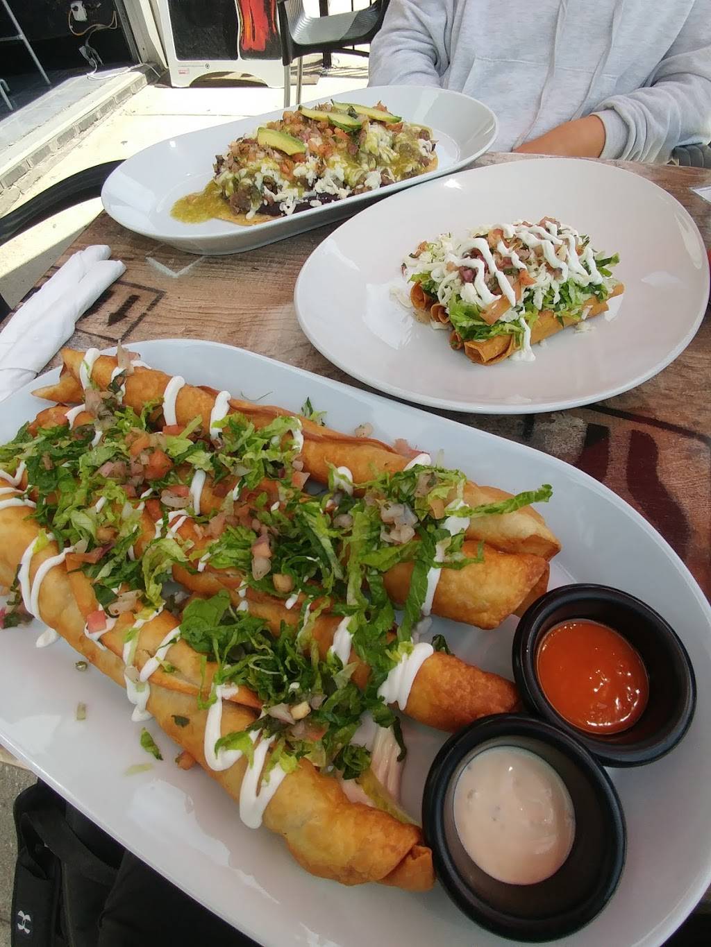 Aztecs Mine | restaurant | 1986 Bloor St W, Toronto, ON M6P 3K9, Canada | 6473471977 OR +1 647-347-1977