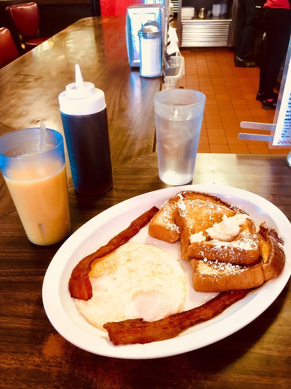 Maggies Hamburgers | restaurant | 700 Benicia Rd, Vallejo, CA 94591, USA | 7076439149 OR +1 707-643-9149