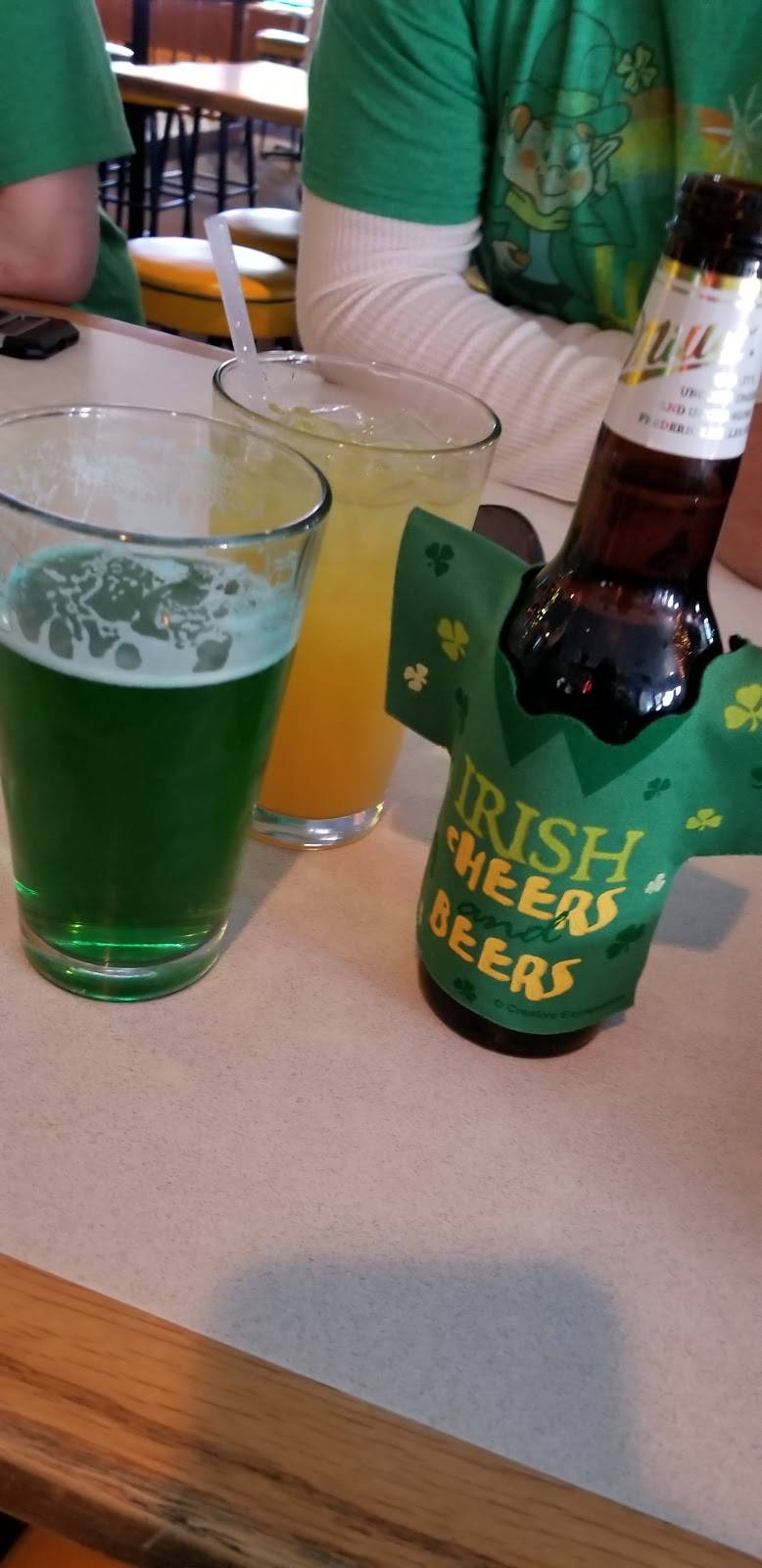 Jersey Pub & Grill | restaurant | 4024 S Howell Ave, Milwaukee, WI 53207, USA | 4144839500 OR +1 414-483-9500