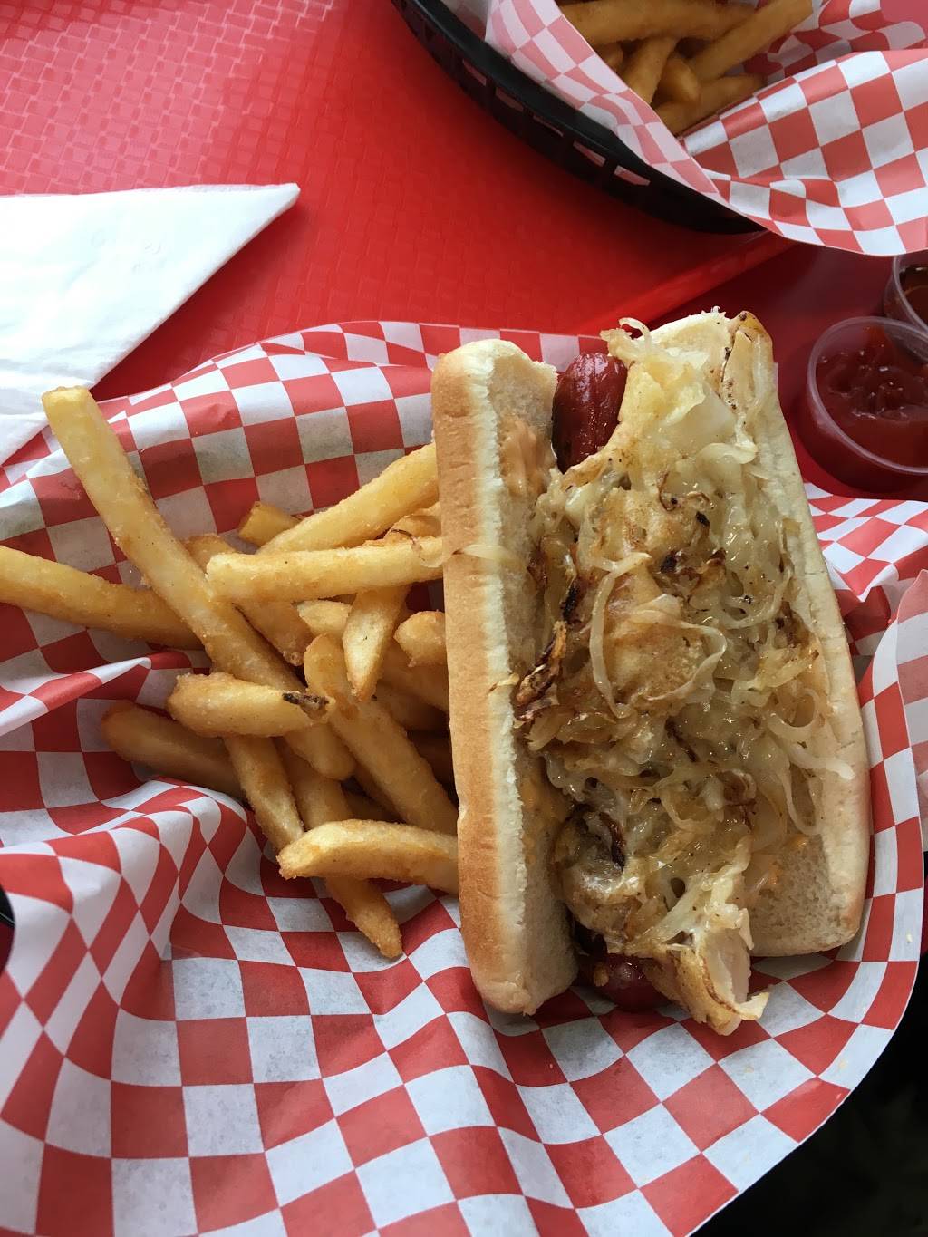 Lock & Dam Dog Shop | restaurant | 7331 Butler St, Pittsburgh, PA 15206, USA | 4123631919 OR +1 412-363-1919