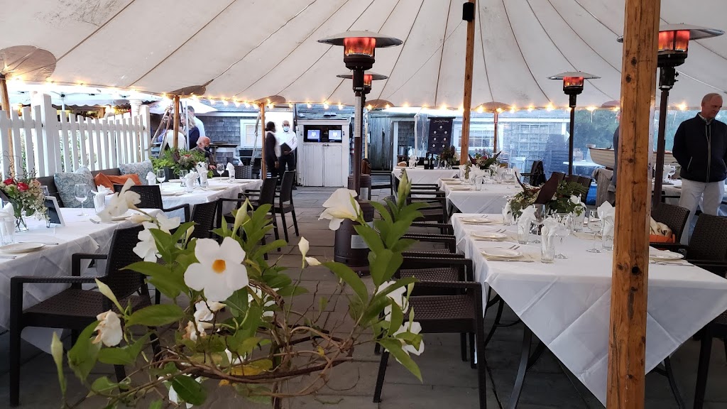 Summer House Beachside Bistro | restaurant | 16 Ocean Ave, Nantucket, MA 02554, USA | 5082574542 OR +1 508-257-4542