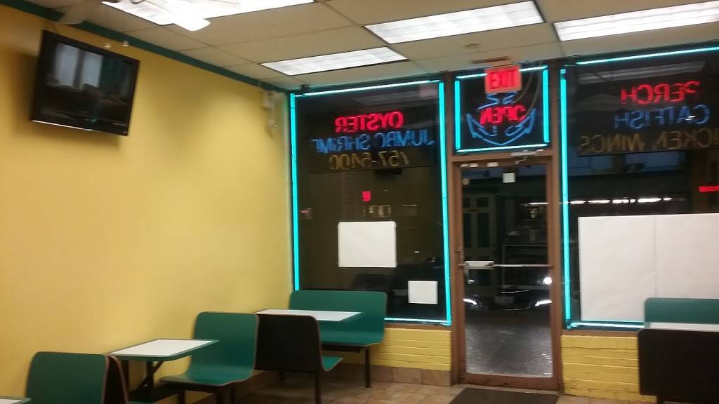 Sharks Fish & Chicken | restaurant | 16 E Sauk Trail, Sauk Village, IL 60411, USA | 7087575400 OR +1 708-757-5400