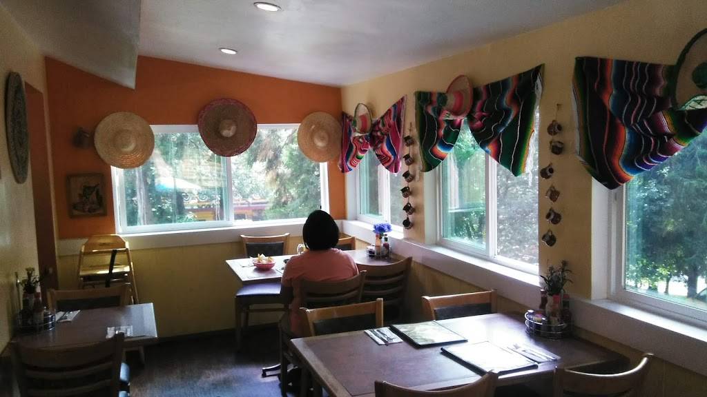 Rosalva’s Skyforest | restaurant | 28575 CA-18, Skyforest, CA 92385, USA | 9093377733 OR +1 909-337-7733