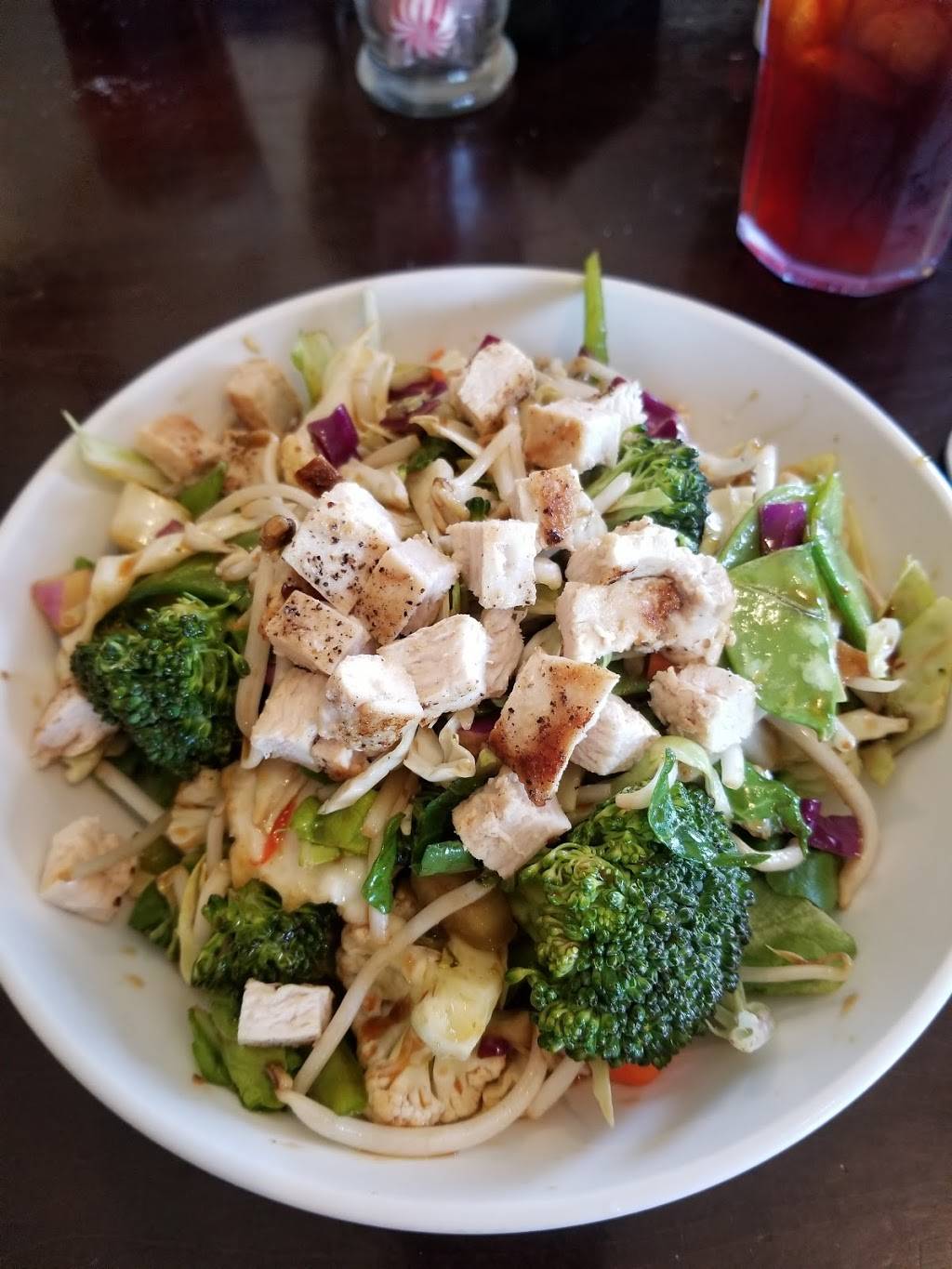 Big Lug Country Pub | restaurant | 250 W Reformatory Rd, Pendleton, IN 46064, USA | 7652219954 OR +1 765-221-9954