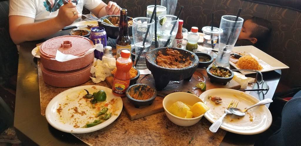 El Pescador | restaurant | 636 N Euclid Ave, Ontario, CA 91762, USA | 9099868886 OR +1 909-986-8886