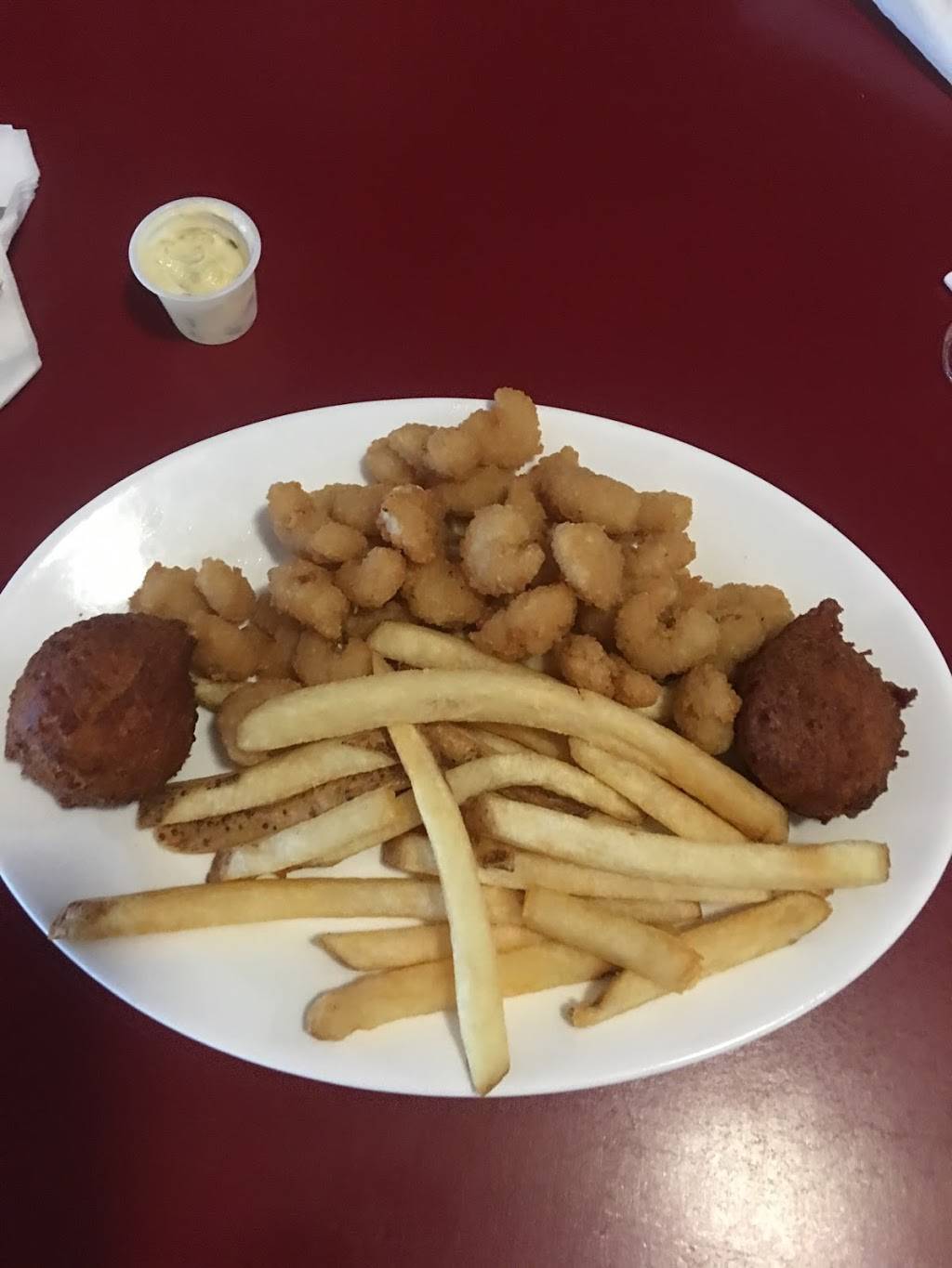 Virginia Street Cafe | restaurant | 201 Virginia St, Urbanna, VA 23175, USA | 8047583798 OR +1 804-758-3798