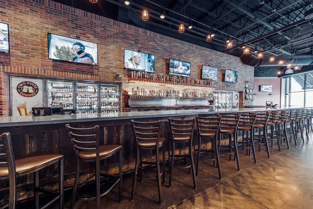Two Pints Lounge | restaurant | 641 E Boughton Rd #110, Bolingbrook, IL 60440, USA | 6307393000 OR +1 630-739-3000