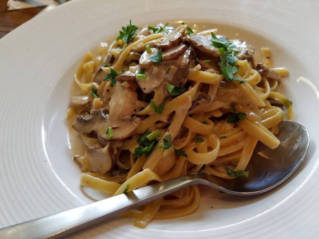 California Pizza Kitchen at Kahala Mall | restaurant | 4211 Waialae Ave, Honolulu, HI 96816, USA | 8087379446 OR +1 808-737-9446