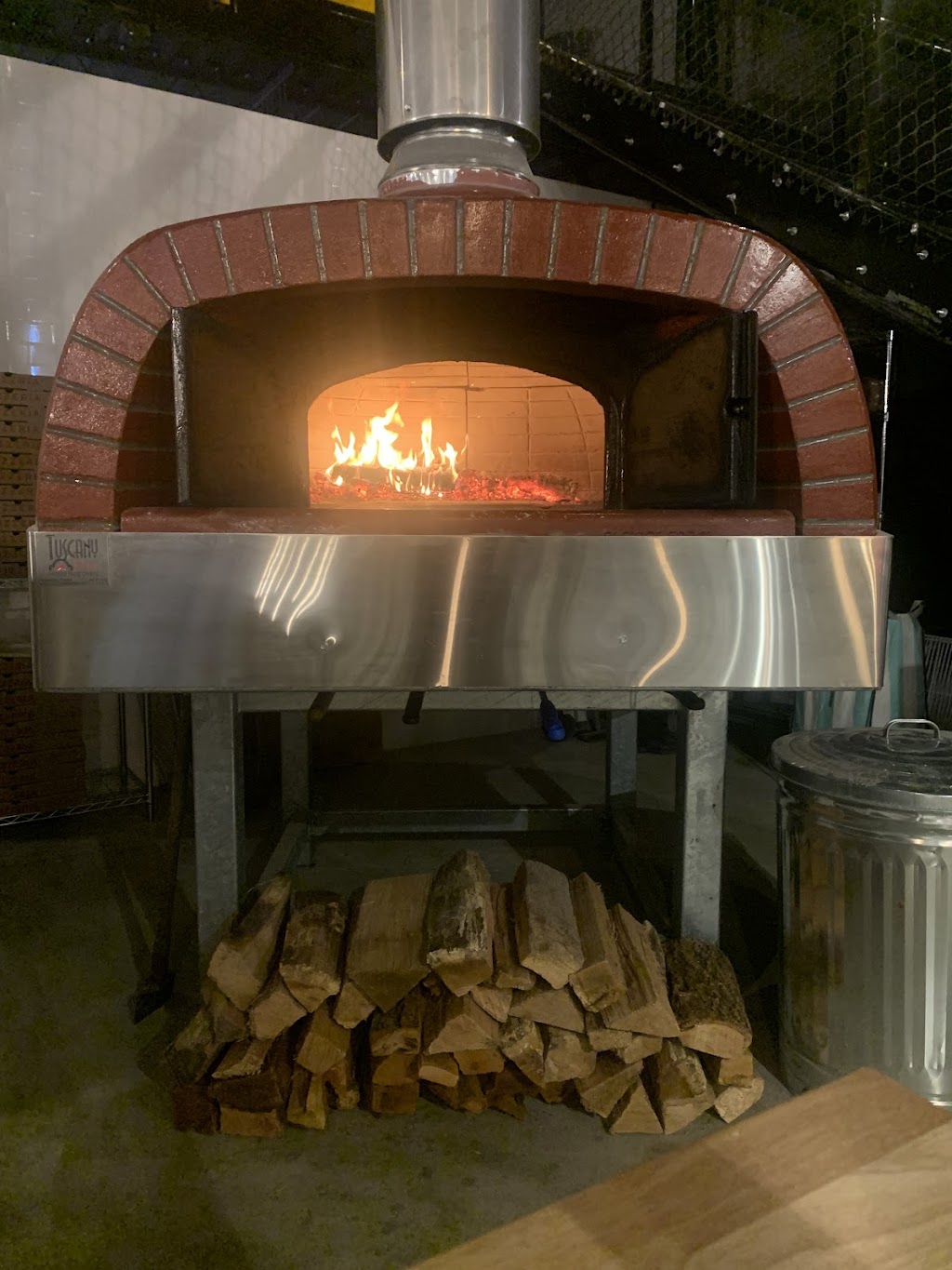 Square Peg Pizzeria Orange | restaurant | 200 Indian River Rd, Orange, CT 06477, USA | 2038551522 OR +1 203-855-1522