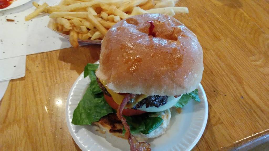 Tailgate Grill | restaurant | 1106 W Broad St, Waynesboro, VA 22980, USA | 5409418451 OR +1 540-941-8451