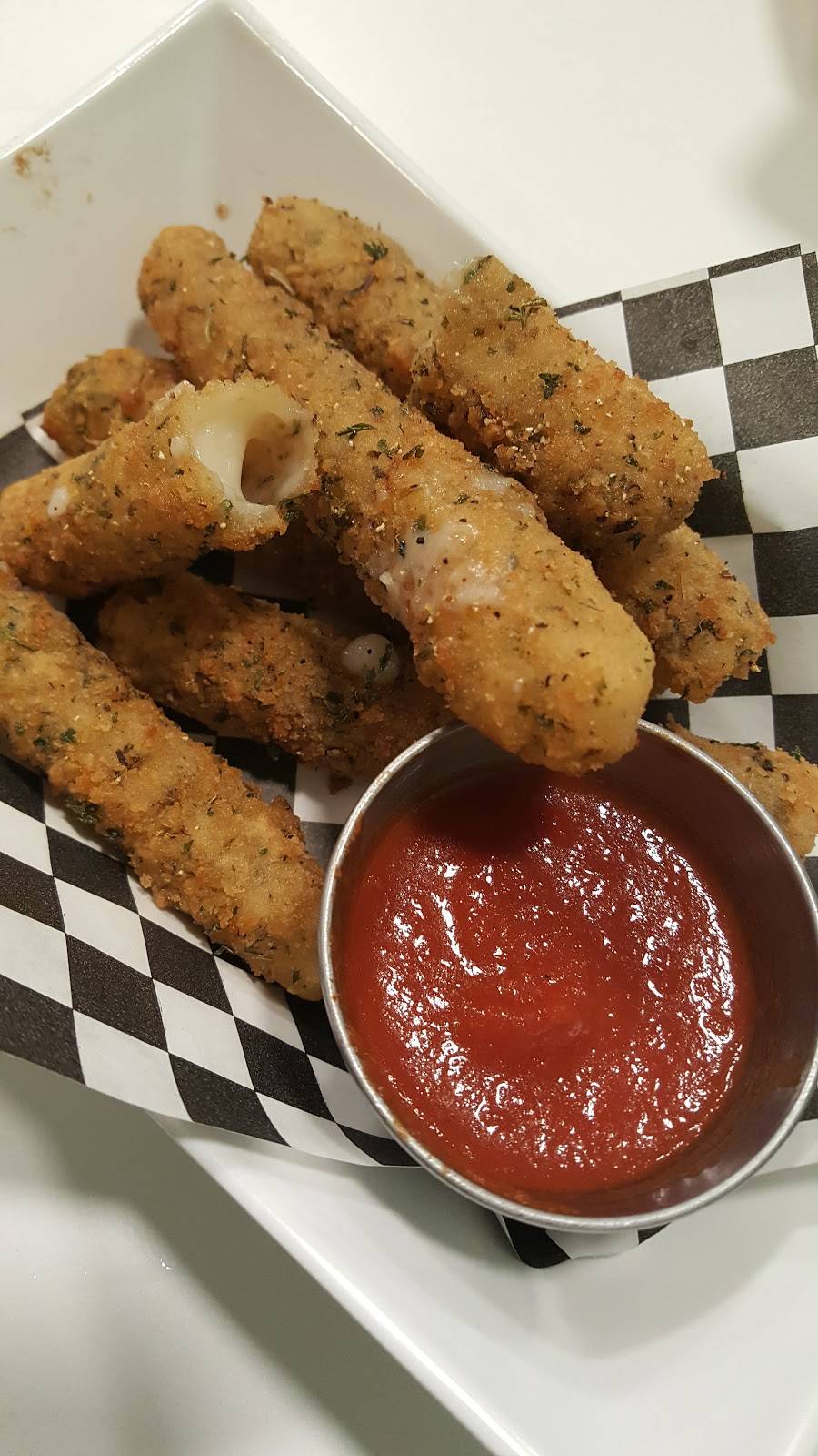 Berben & Wolff’s | restaurant | 156 4th St, Troy, NY 12180, USA | 5183260334 OR +1 518-326-0334