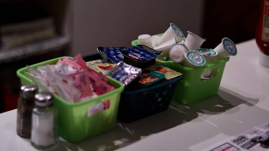 Restaurant Chez-Mado | restaurant | 1454 Bd Jutras O, Victoriaville, QC G6P 6R8, Canada | 8197585999 OR +1 819-758-5999