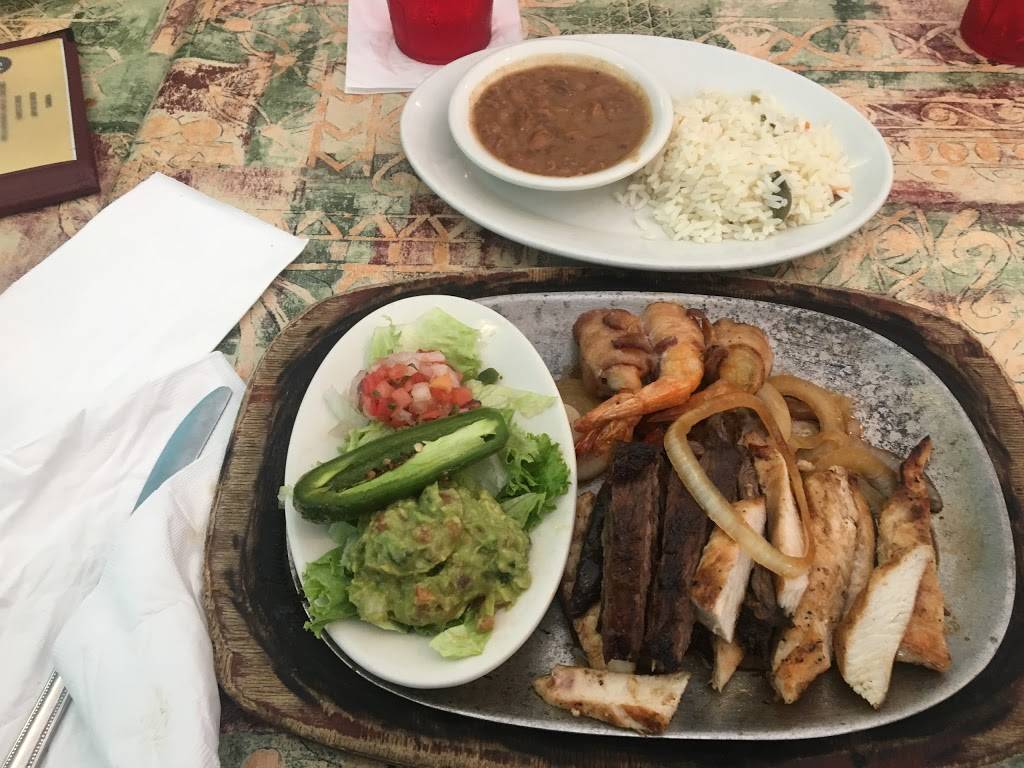 El-Gavilan Restaurant | restaurant | 8805 Flower Ave, Silver Spring, MD 20901, USA | 3015874197 OR +1 301-587-4197