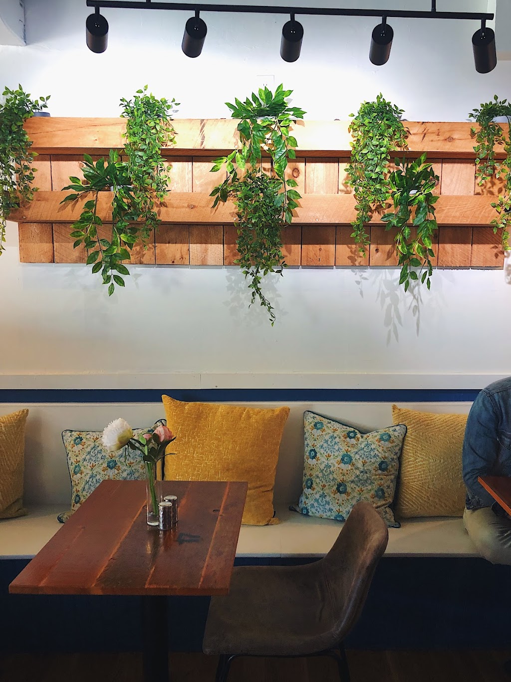 Downtown Tilly : Farm to Table | restaurant | 241 Main St, East Greenwich, RI 02818, USA | 4014717432 OR +1 401-471-7432