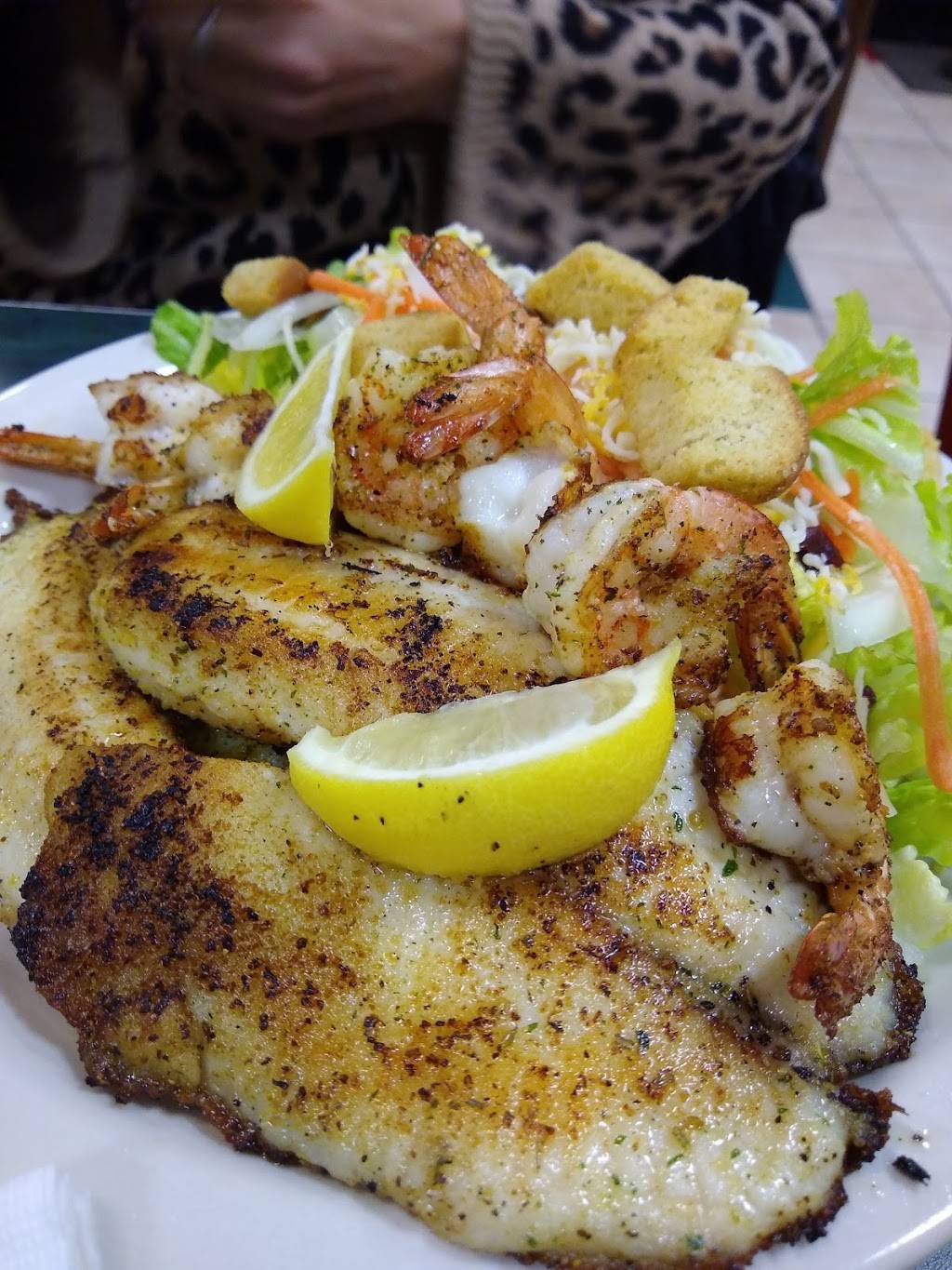 K&S Seafood | restaurant | 7680 Gessner Rd, Houston, TX 77040, USA | 8327777533 OR +1 832-777-7533