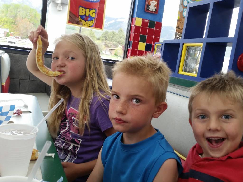 Pizza Villa - Richmond | restaurant | 1737 United States, 190 S 200 W, Richmond, UT 84333, USA | 4352581000 OR +1 435-258-1000