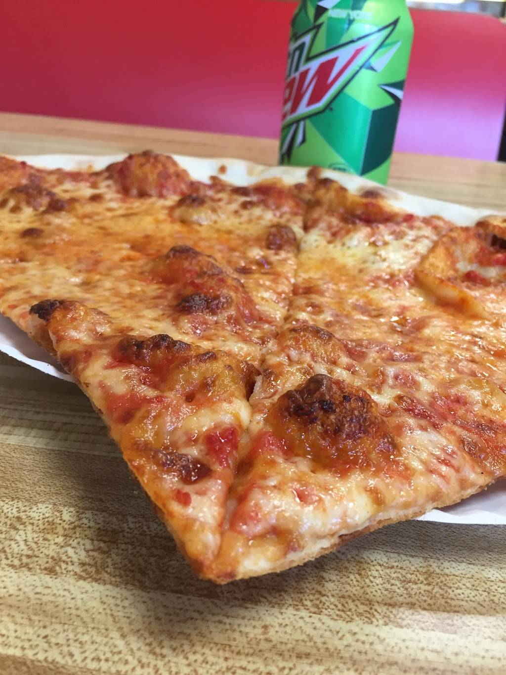 Domenicks Pizzeria | restaurant | 1015 Allerton Ave, Bronx, NY 10469, USA | 7185476171 OR +1 718-547-6171