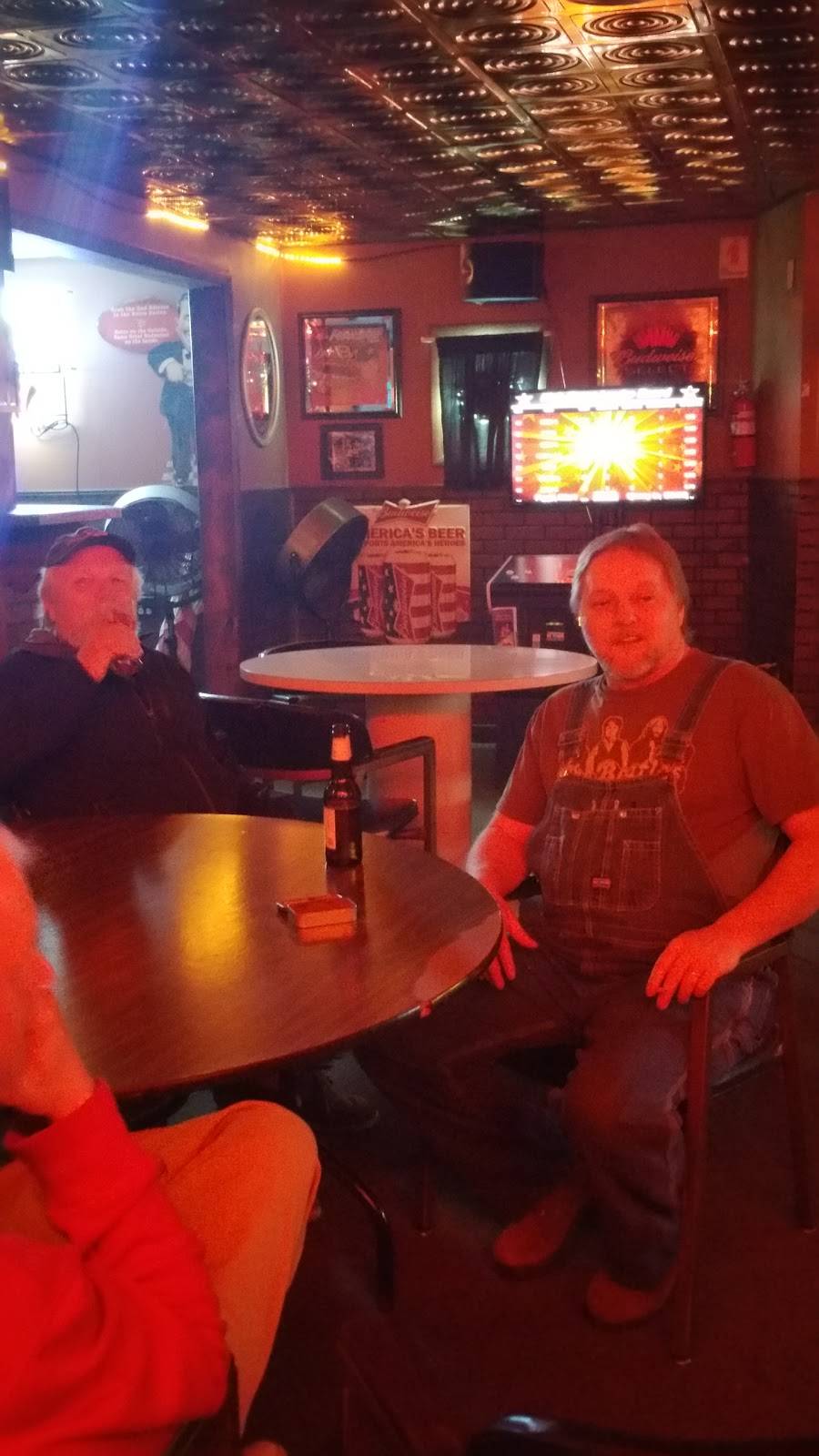 Camden Whiskey Bar | restaurant | 42 E Central Ave, Camden, OH 45311, USA | 9374525581 OR +1 937-452-5581