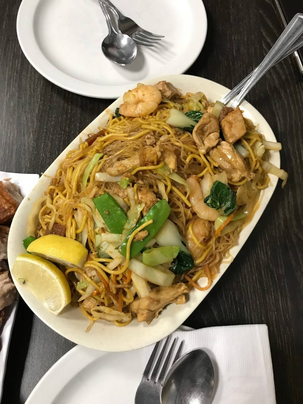 Sampaguita Village Family Restaurant | restaurant | 322 Wilson Ave, North York, ON M3H 1S8, Canada | 4166302122 OR +1 416-630-2122