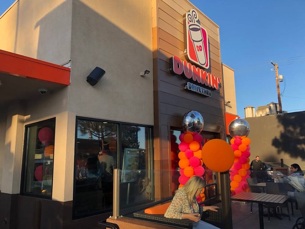 Dunkin Donuts | cafe | 200 S Glenoaks Blvd, Burbank, CA 91502, USA | 8185586344 OR +1 818-558-6344