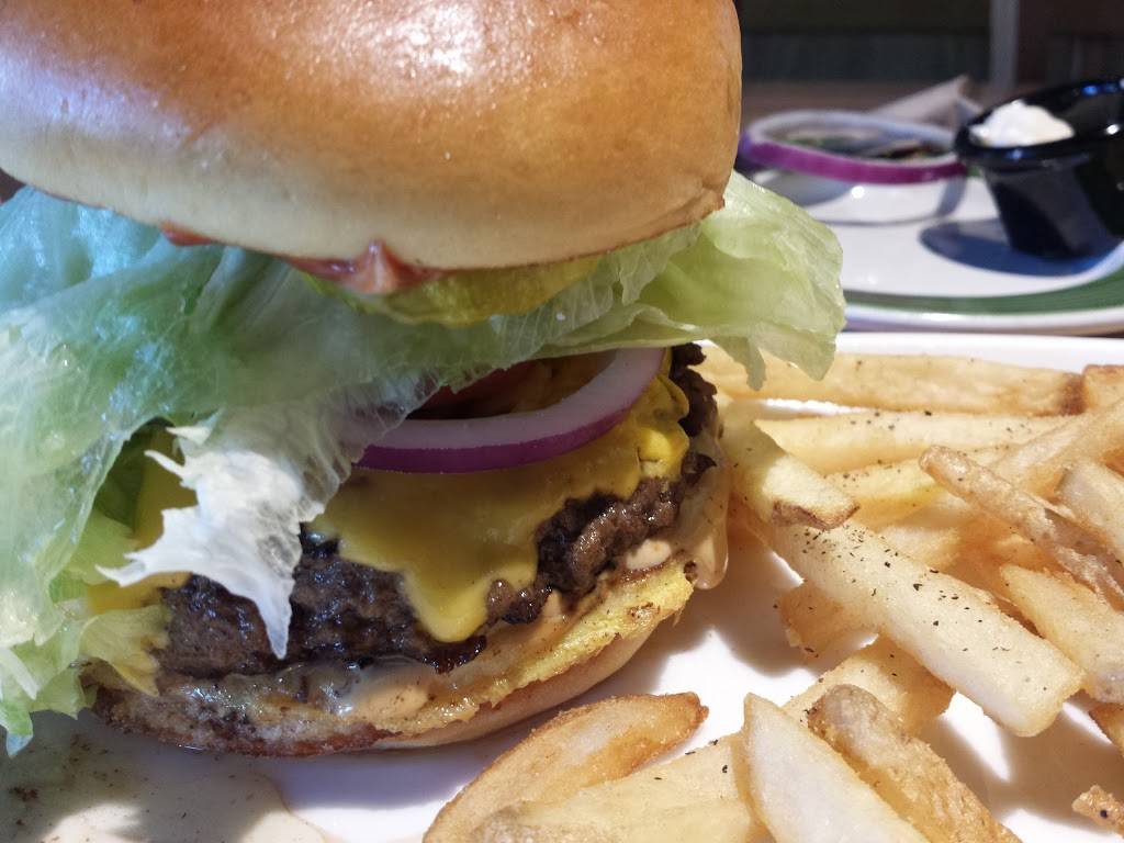 Applebees Grill + Bar | restaurant | 4070 E Highland Ave, Highland, CA 92346, USA | 9094259020 OR +1 909-425-9020