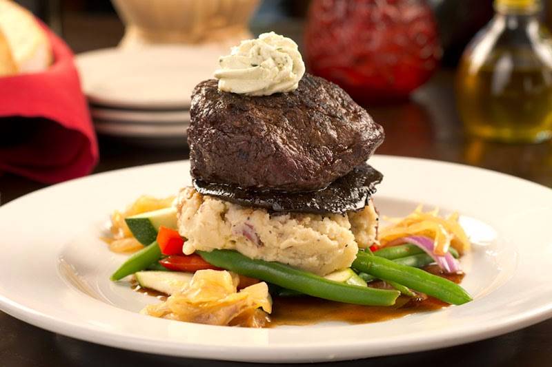 Zias | restaurant | 20 Main St, Toledo, OH 43605, USA | 8884563463 OR +1 888-456-3463