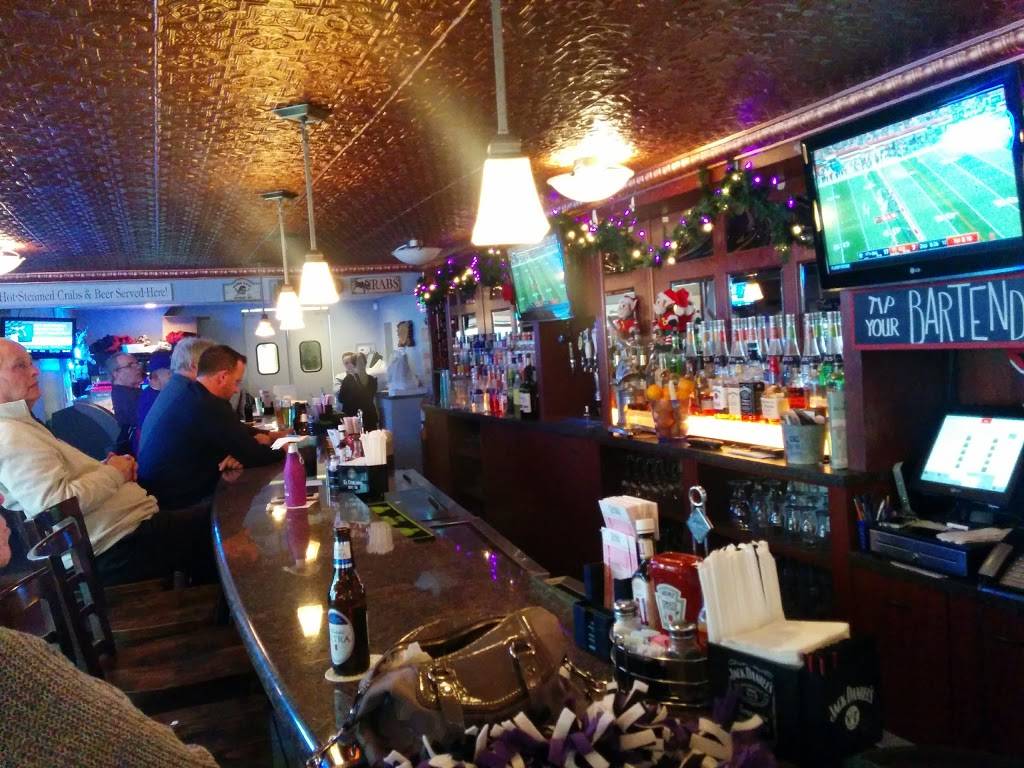 Ships Cafe Restaurant and Crab House | restaurant | 828 Frederick Rd, Catonsville, MD 21228, USA | 4107441838 OR +1 410-744-1838