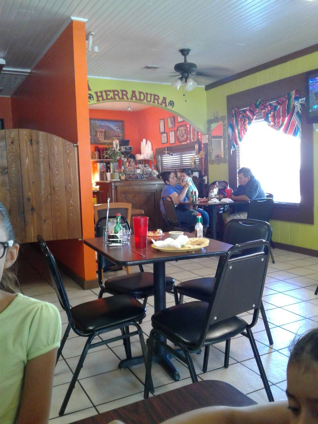 La Herradura | restaurant | 600 W Burleson St, Wharton, TX 77488, USA | 9795321727 OR +1 979-532-1727