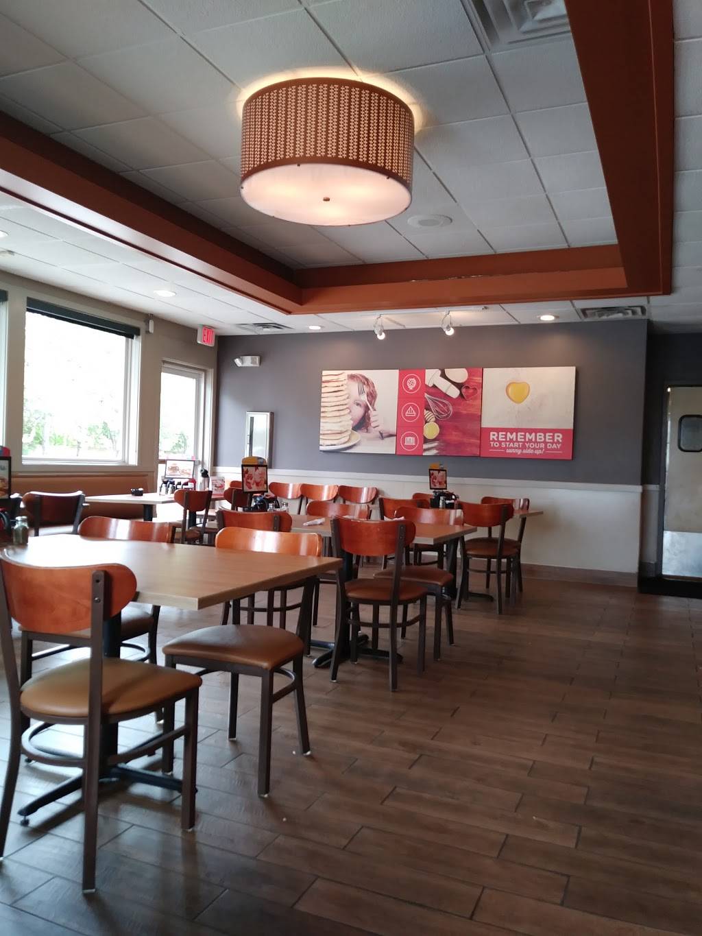 IHOP | bakery | 14200 Middlebelt Rd, Livonia, MI 48154, USA | 7344224467 OR +1 734-422-4467