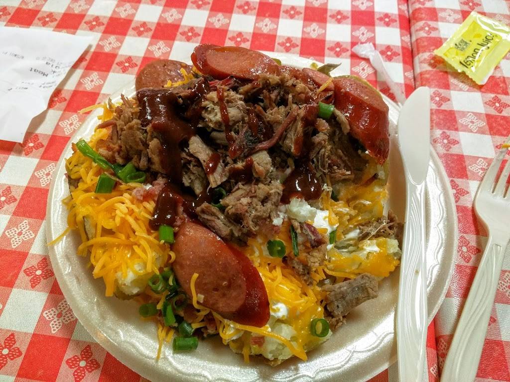 Hog Wild Pit Bar-B-Q | restaurant | 630 E 47th St S, Wichita, KS 67216, USA | 3165227636 OR +1 316-522-7636