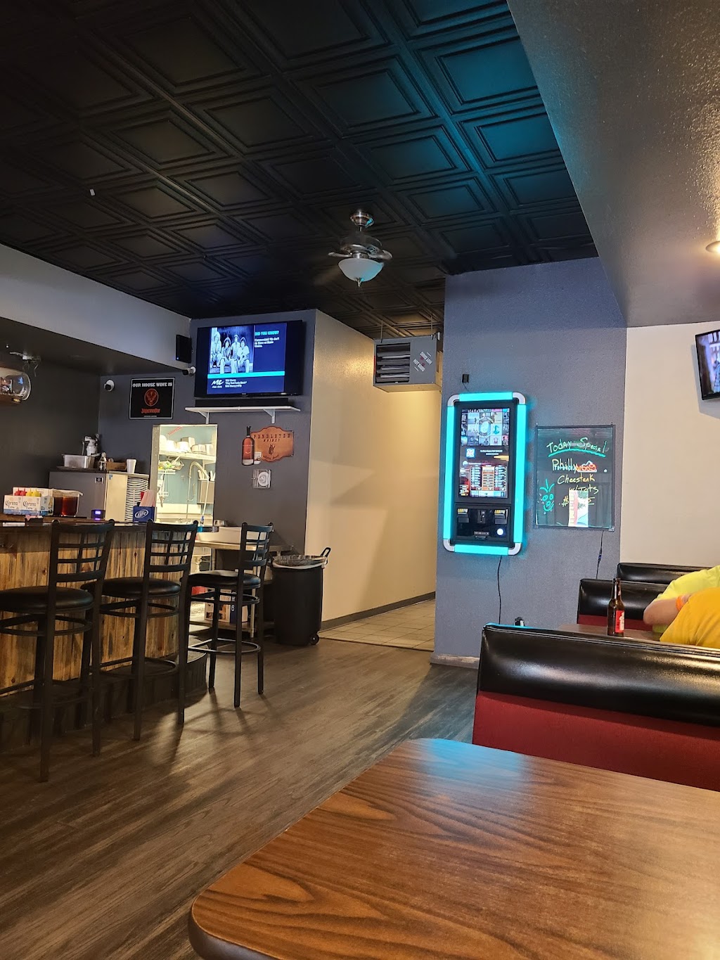 Oak Creek Grill And Tavern | restaurant | 114 E Main St, Florence, CO 81226, USA | 7197841999 OR +1 719-784-1999