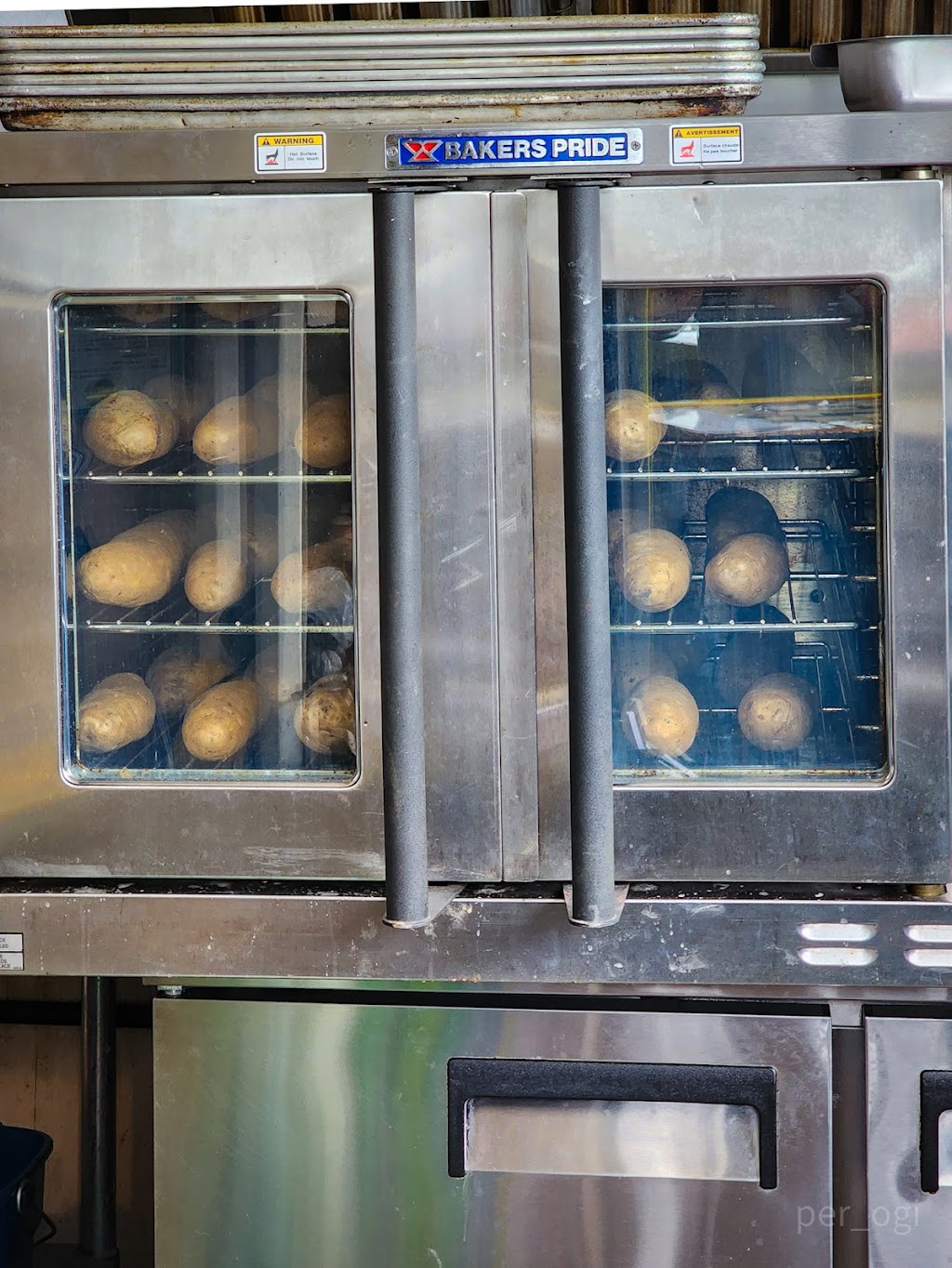 Taters | restaurant | 994 Willey St, Morgantown, WV 26505, USA | 3042125731 OR +1 304-212-5731