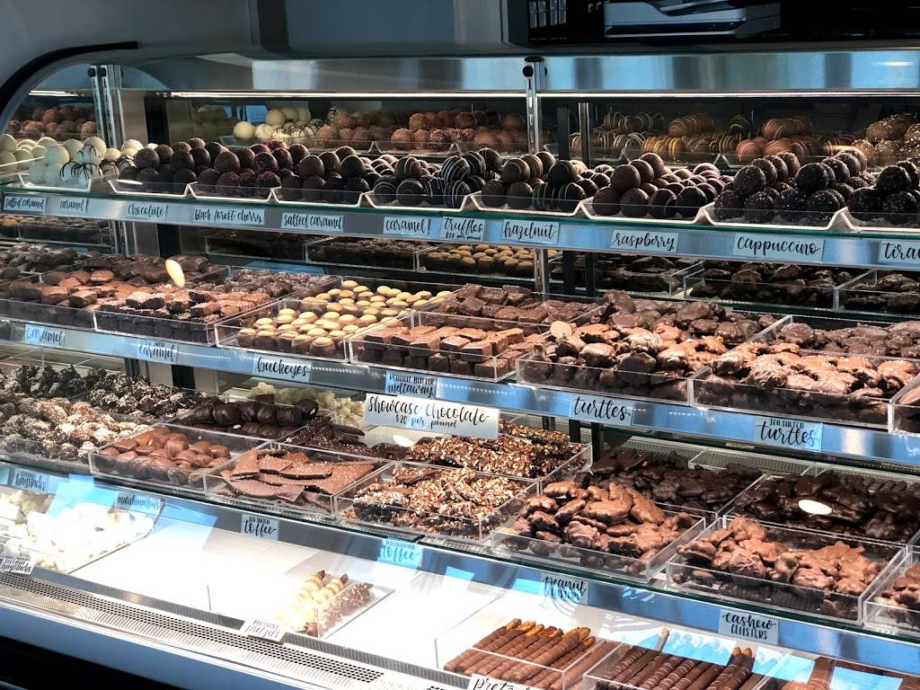 Buckeye Chocolate Café Bainbridge | cafe | 8555 Tanglewood Square, Bainbridge Township, OH 44023, USA | 4404686956 OR +1 440-468-6956