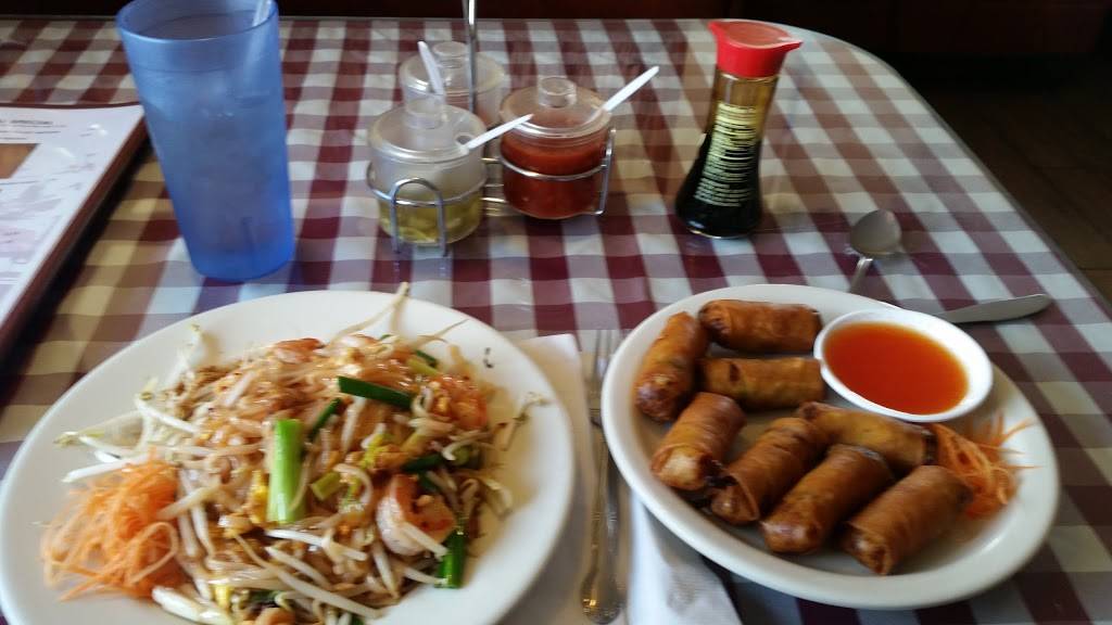 East Meet West Restaurant | restaurant | 224 N Kaweah Ave, Exeter, CA 93221, USA | 5595949401 OR +1 559-594-9401