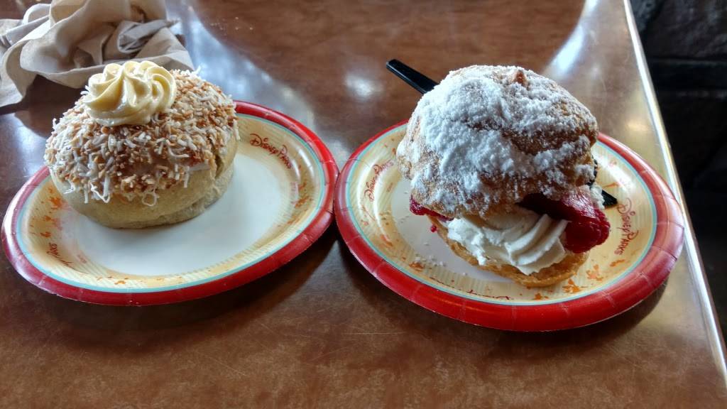 Kringla Bakeri Og Kafe | restaurant | 1510 North Avenue of the Stars, Orlando, FL 32830, USA | 4079393463 OR +1 407-939-3463