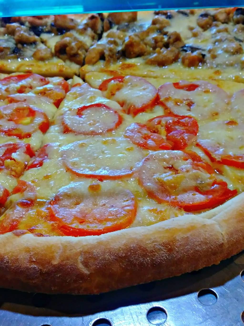 La Roma Pizza | restaurant | 401 Horseblock Road, Farmingville, NY 11738, USA | 6317362600 OR +1 631-736-2600