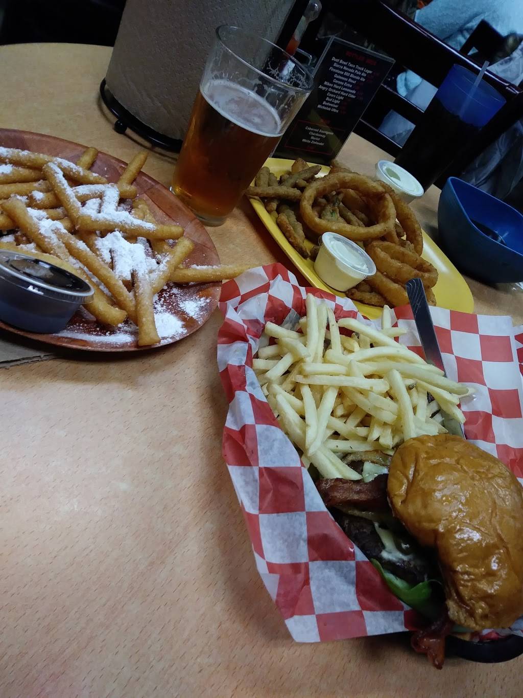 Shooters Wings & Things | restaurant | 1464 W Yosemite Ave, Manteca, CA 95337, USA | 2098258787 OR +1 209-825-8787