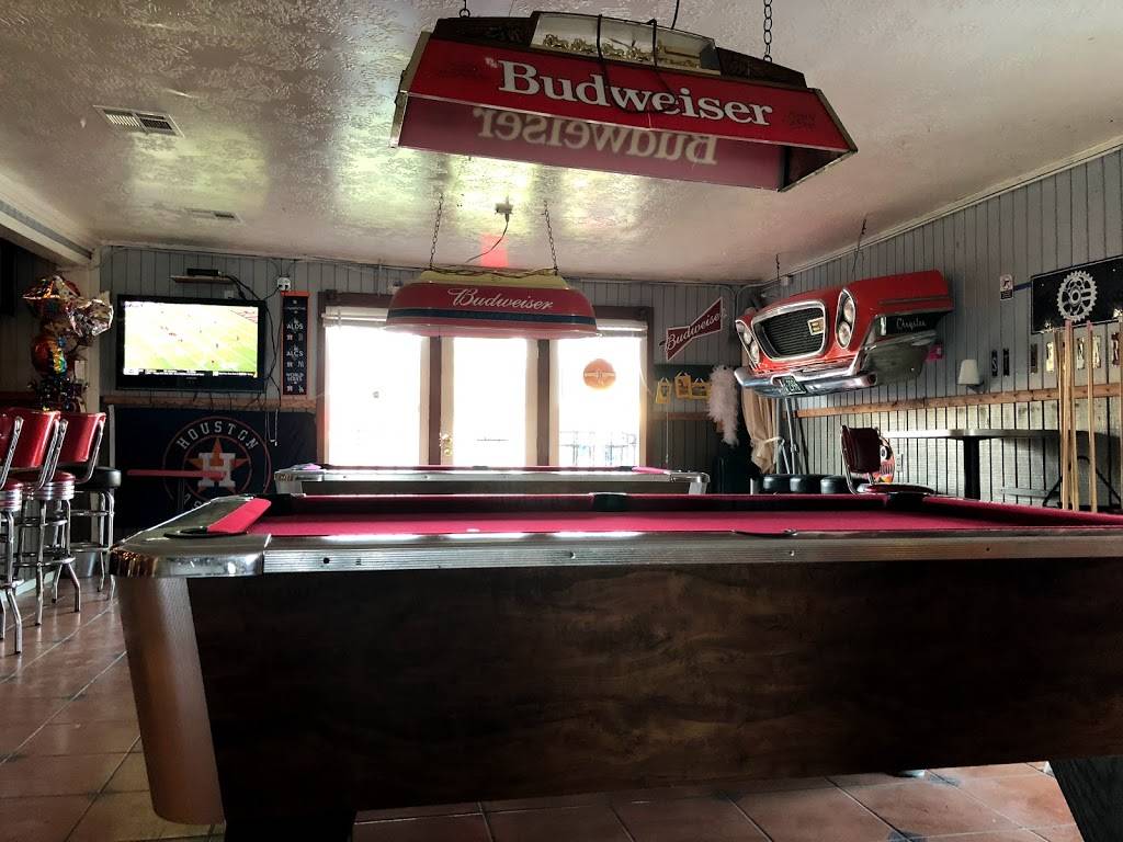 Saint Bernards Pub | restaurant | 3907 Canal St, Houston, TX 77003, USA | 7138427133 OR +1 713-842-7133