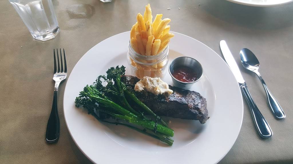 Up North 23 Restaurant And Lounge | restaurant | N 3rd St, Rogers City, MI 49779, USA | 9897342323 OR +1 989-734-2323