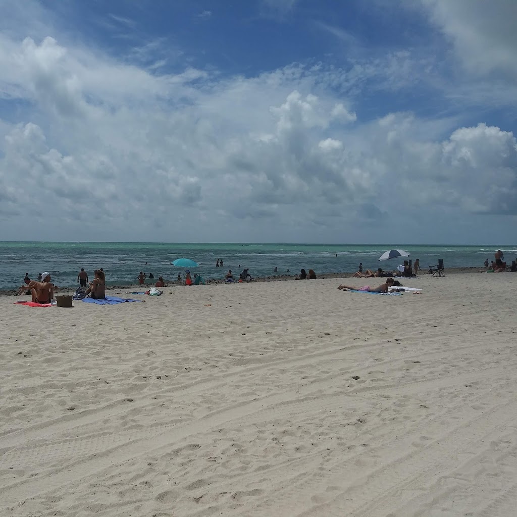 Starbucks | cafe | 827 W 41st St #2, Miami Beach, FL 33140, USA | 7865660341 OR +1 786-566-0341