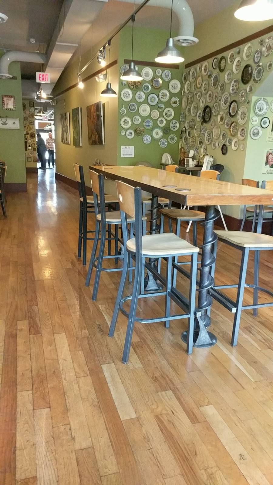 Lorettas Café | meal takeaway | 114 N Lexington Ave, Asheville, NC 28801, USA | 8282533747 OR +1 828-253-3747