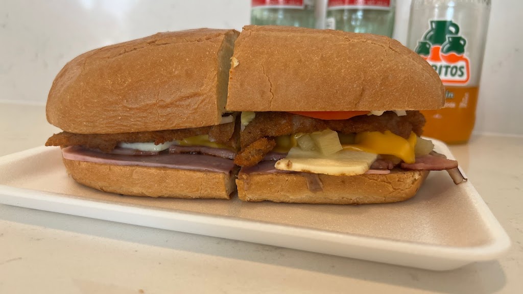 La Hechizera Tortas Gaston | restaurant | 4201 Gaston Ave ste 104, Dallas, TX 75246, USA | 9726855483 OR +1 972-685-5483