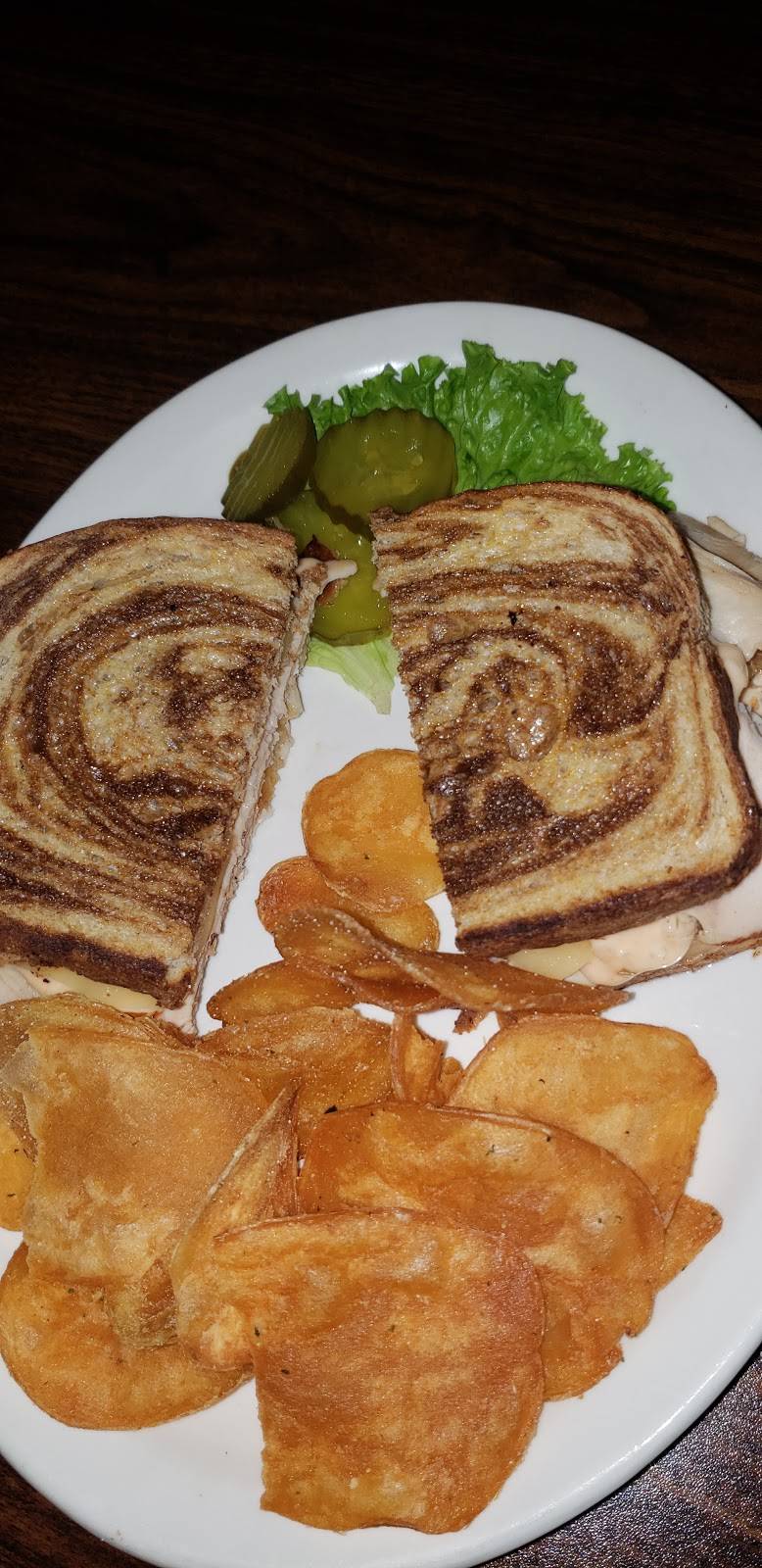 Toms on Grand | restaurant | 410 E Grand Ave, Wisconsin Rapids, WI 54494, USA | 7154232639 OR +1 715-423-2639