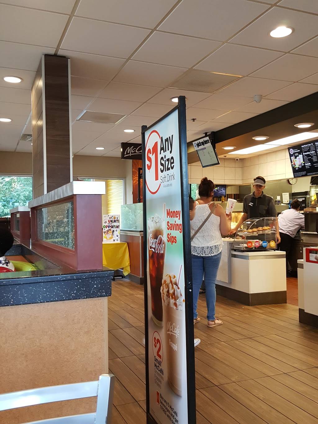 McDonalds | cafe | 1555 N Broadway St, Joliet, IL 60435, USA | 8157238333 OR +1 815-723-8333