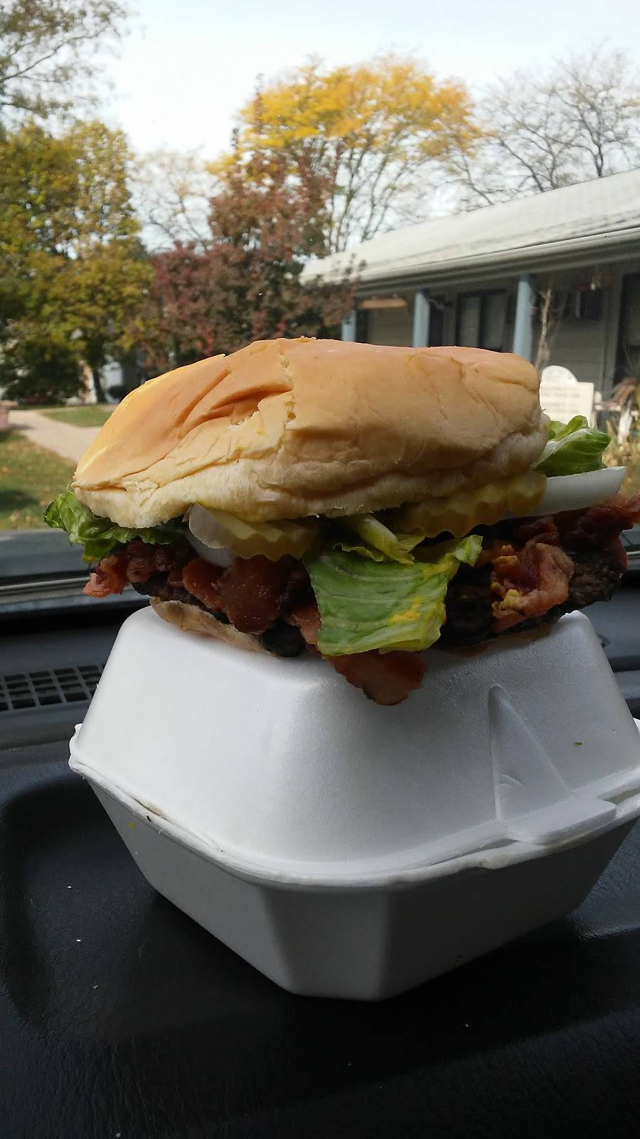 Mini Corral | restaurant | 1500 Main St, Alton, IL 62002, USA | 6184620400 OR +1 618-462-0400