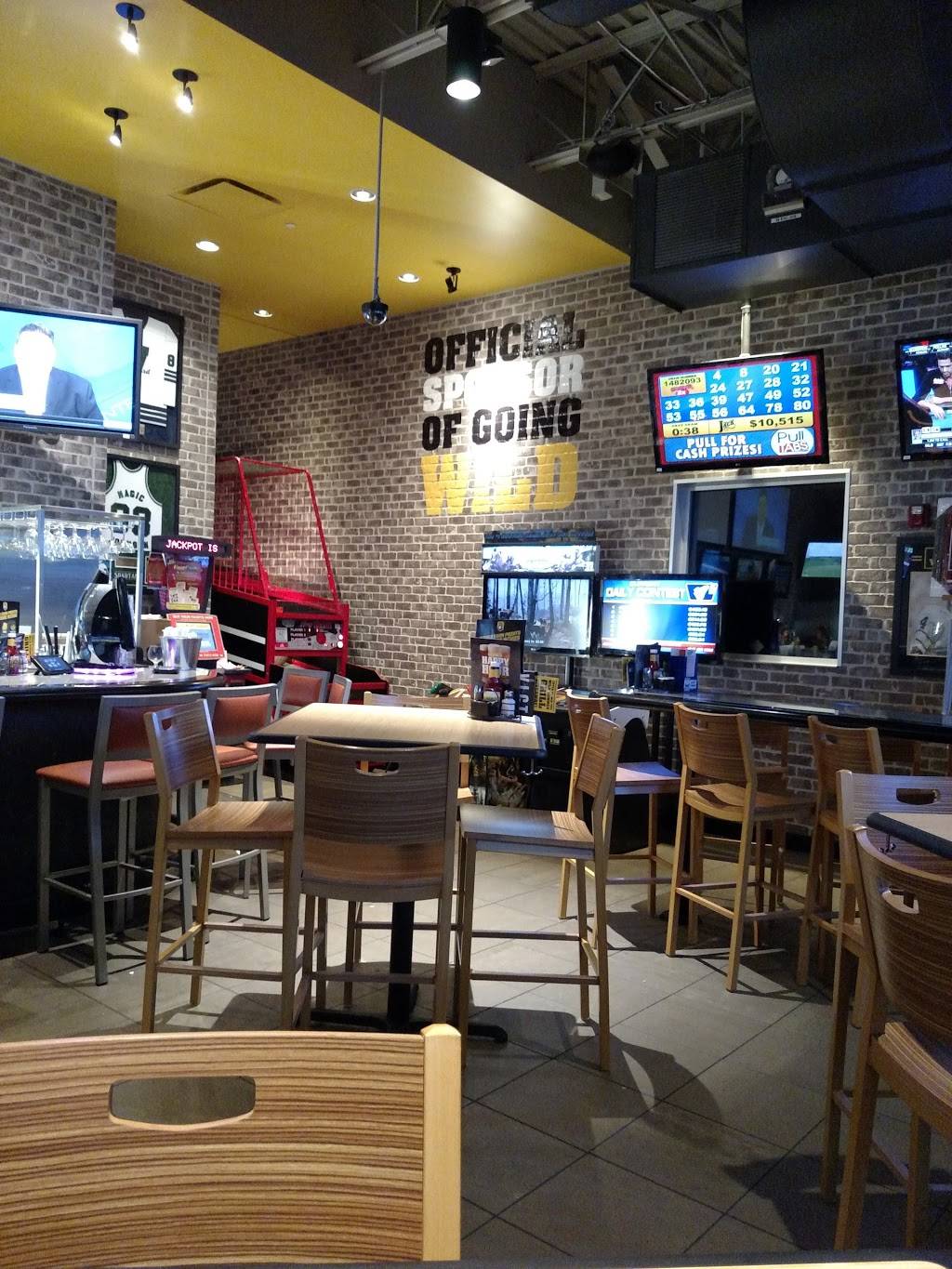 Buffalo Wild Wings | meal takeaway | 5223 Highland Rd, Waterford Twp, MI 48327, USA | 2486749464 OR +1 248-674-9464