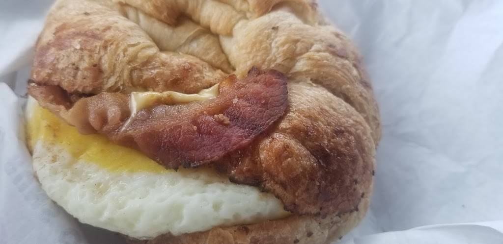 Dunkin | cafe | 1860 NJ-70 E, Cherry Hill, NJ 08003, USA | 8564249796 OR +1 856-424-9796