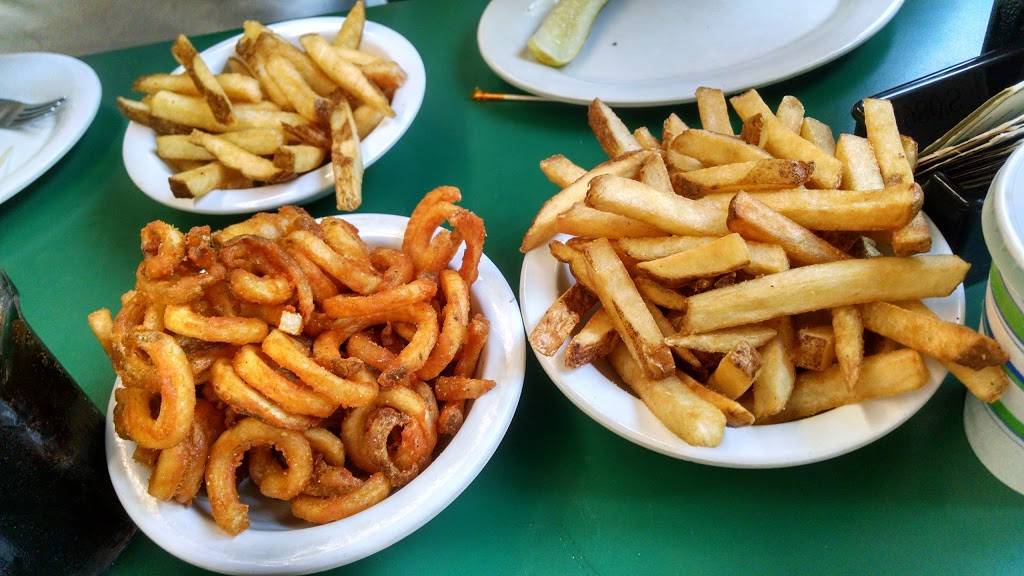 Happy Burger Diner | restaurant | 5120 CA-140, Mariposa, CA 95338, USA | 2099662719 OR +1 209-966-2719